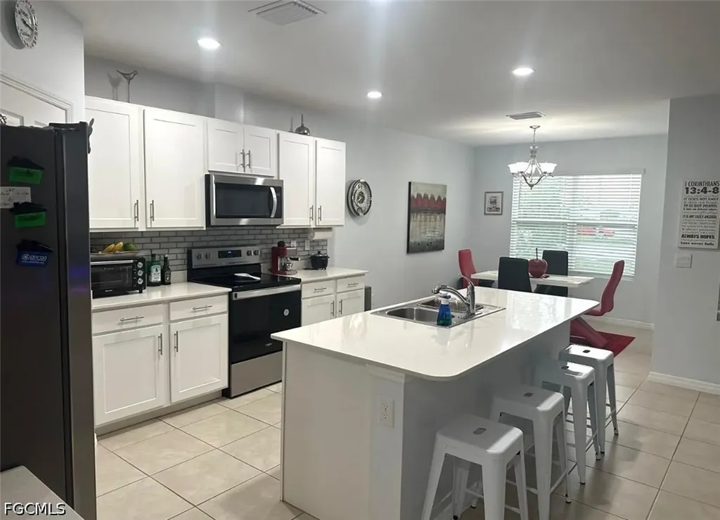 932 SW 7th Avenue Cape Coral FL 33991