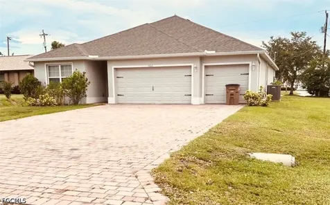 932 SW 7th Avenue Cape Coral FL 33991