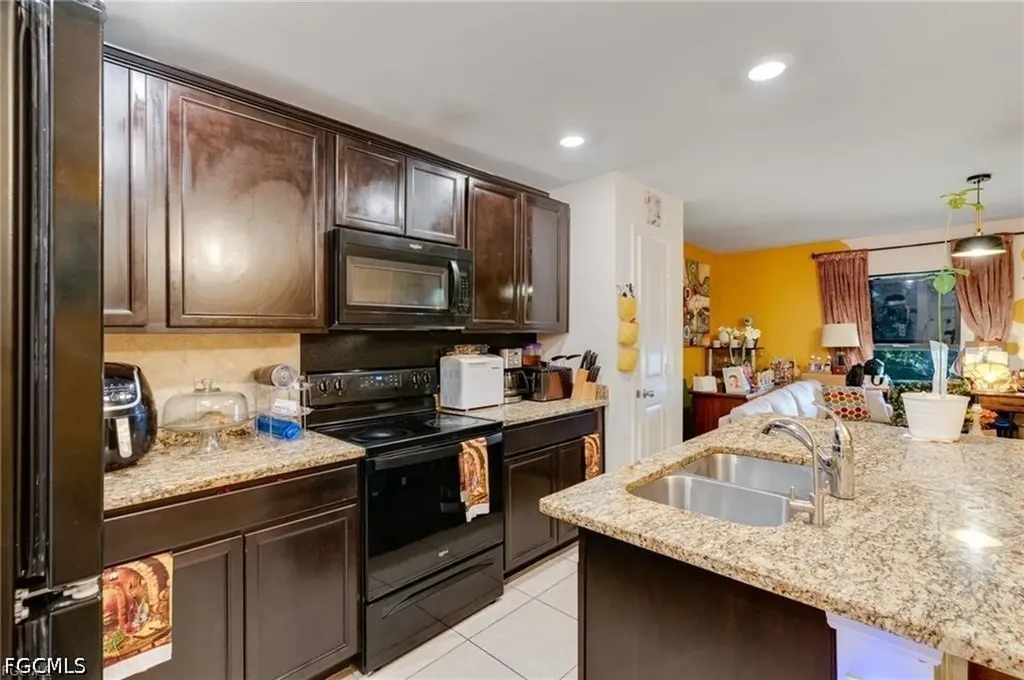 824 Umber Drive Fort Myers FL 33913