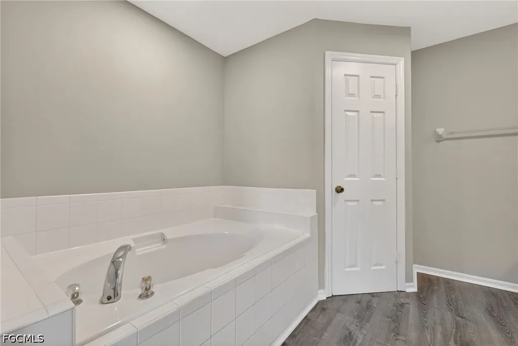 409 NE 25th Terrace Cape Coral FL 33909