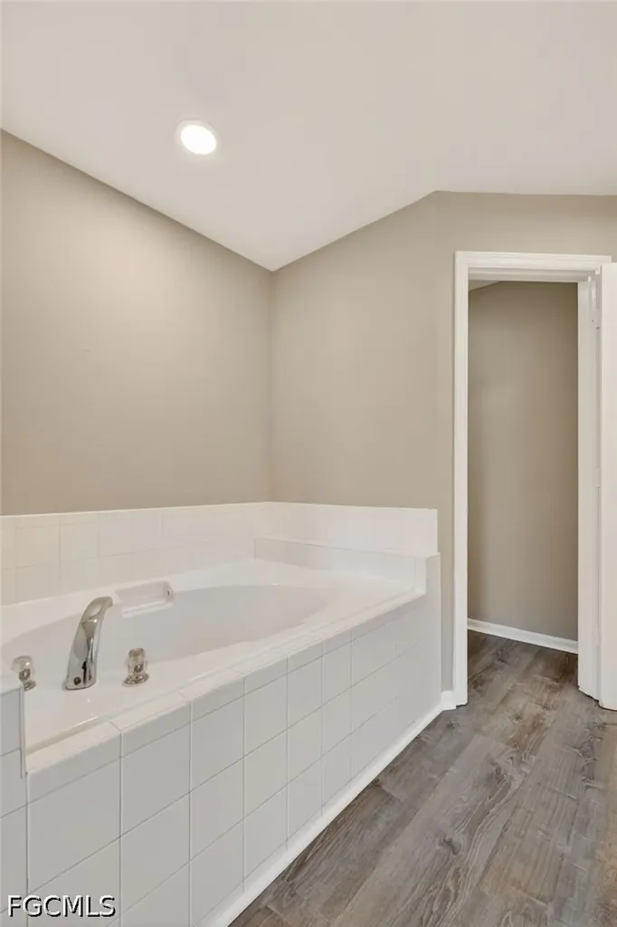 409 NE 25th Terrace Cape Coral FL 33909