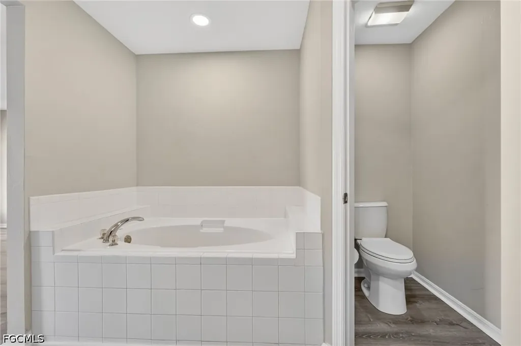 409 NE 25th Terrace Cape Coral FL 33909