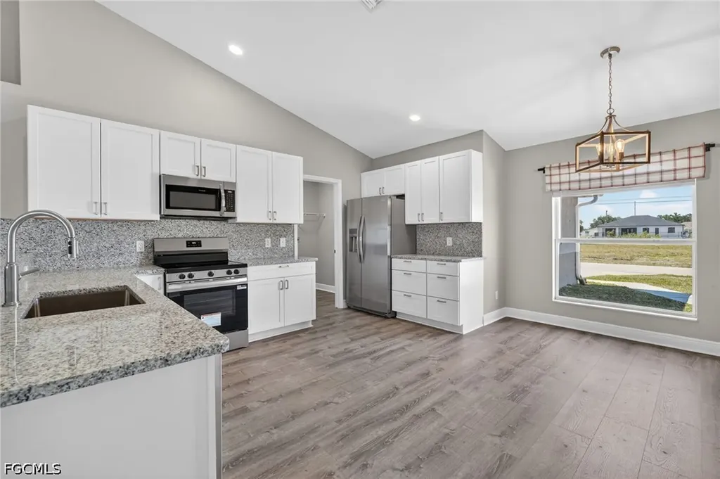 409 NE 25th Terrace Cape Coral FL 33909