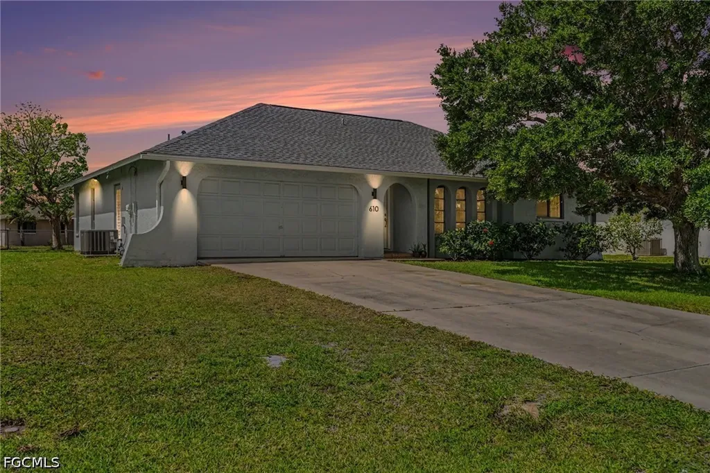 Cape Coral FL, 610 Retunda Parkway W