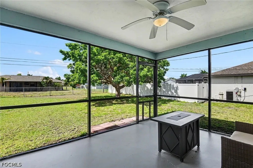 610 Retunda Parkway W Cape Coral FL 33904