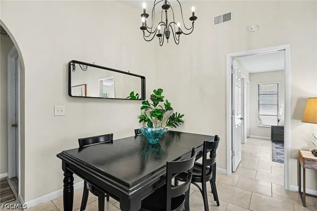 610 Retunda Parkway W Cape Coral FL 33904