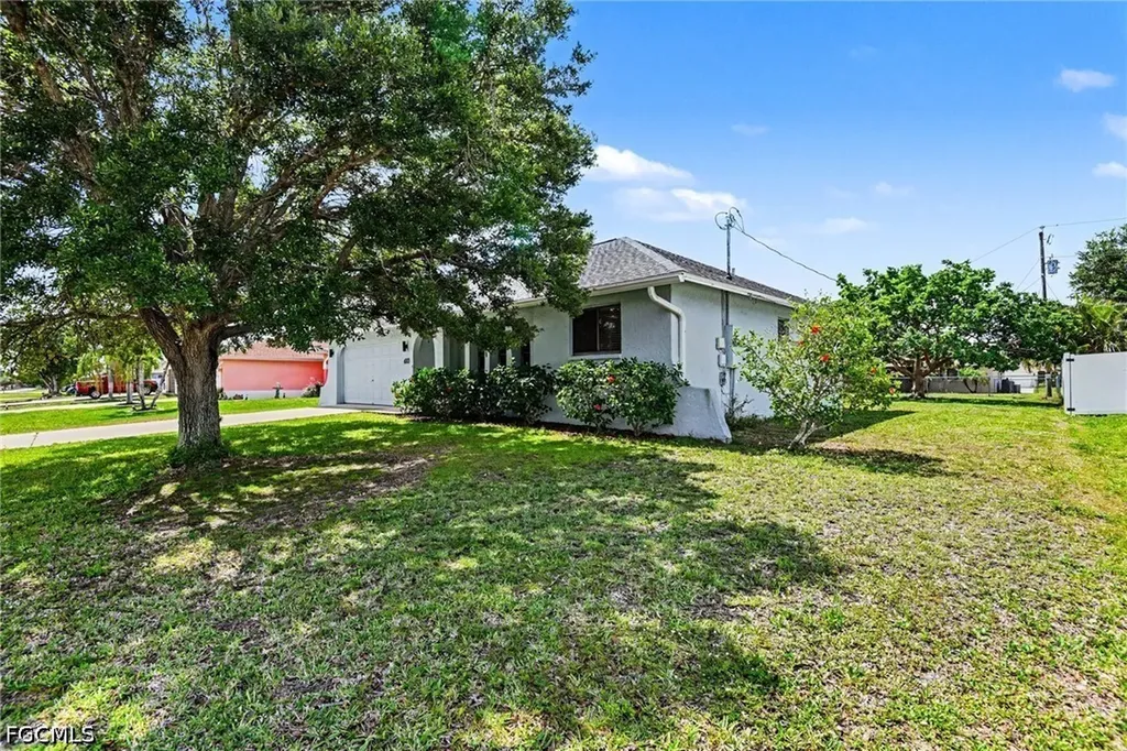 610 Retunda Parkway W Cape Coral FL 33904