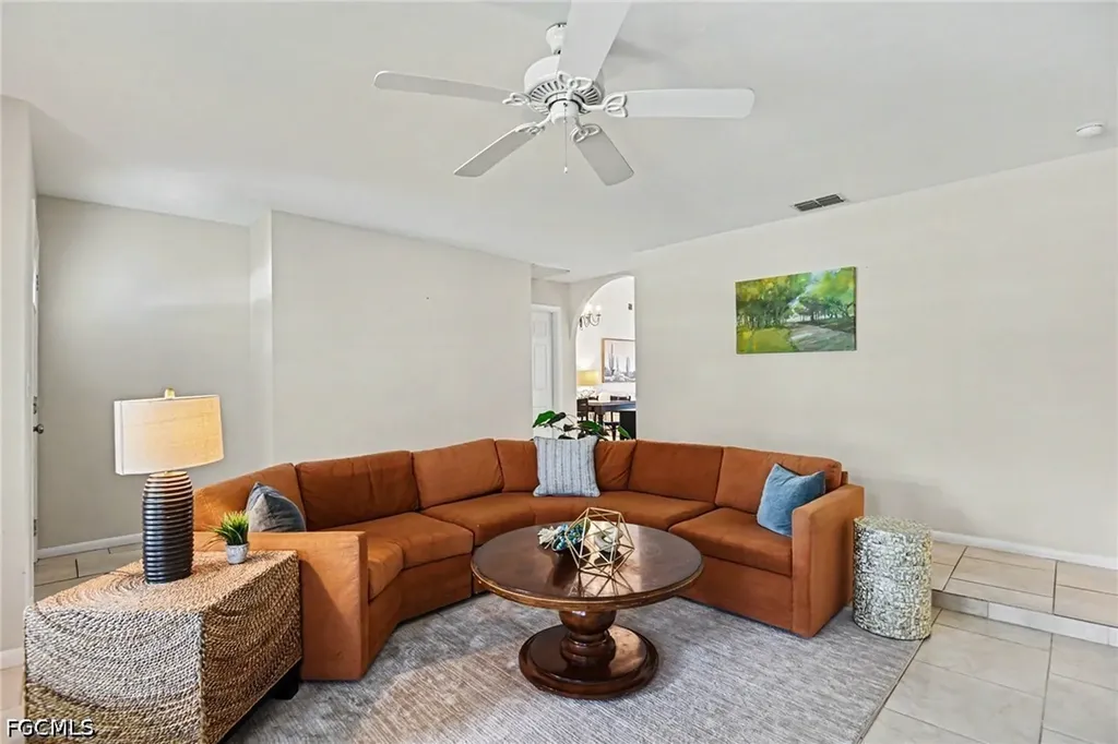 610 Retunda Parkway W Cape Coral FL 33904