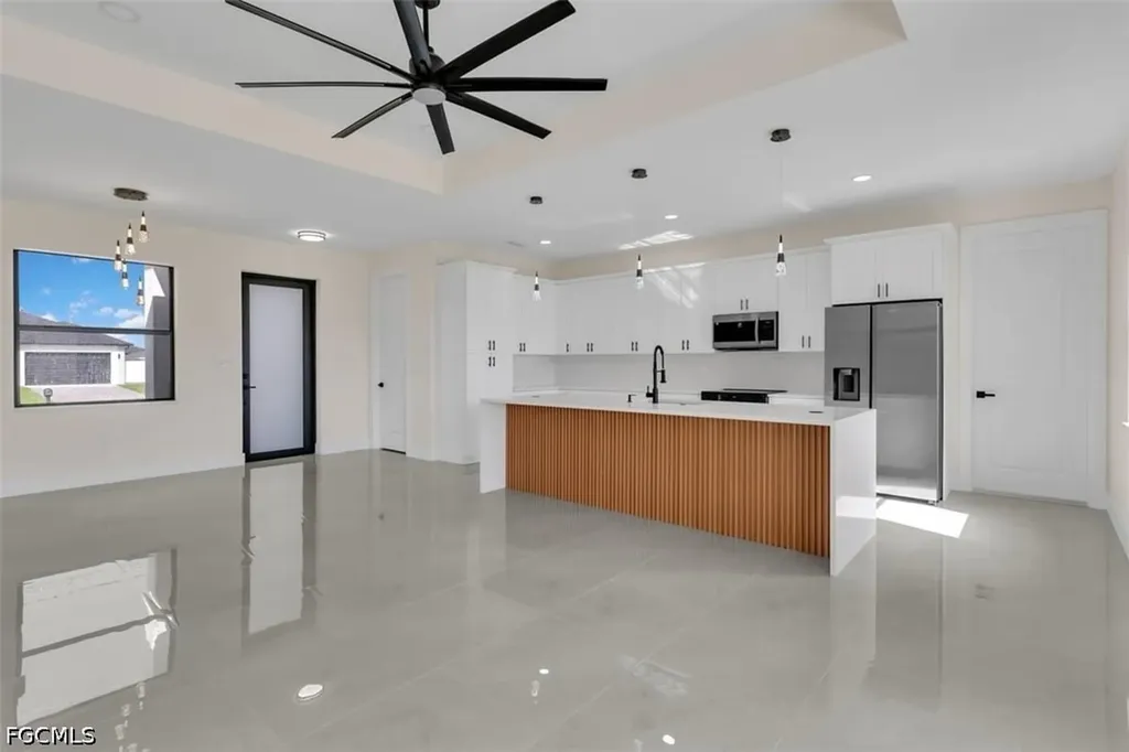 474 NE 2nd Place Cape Coral FL 33909