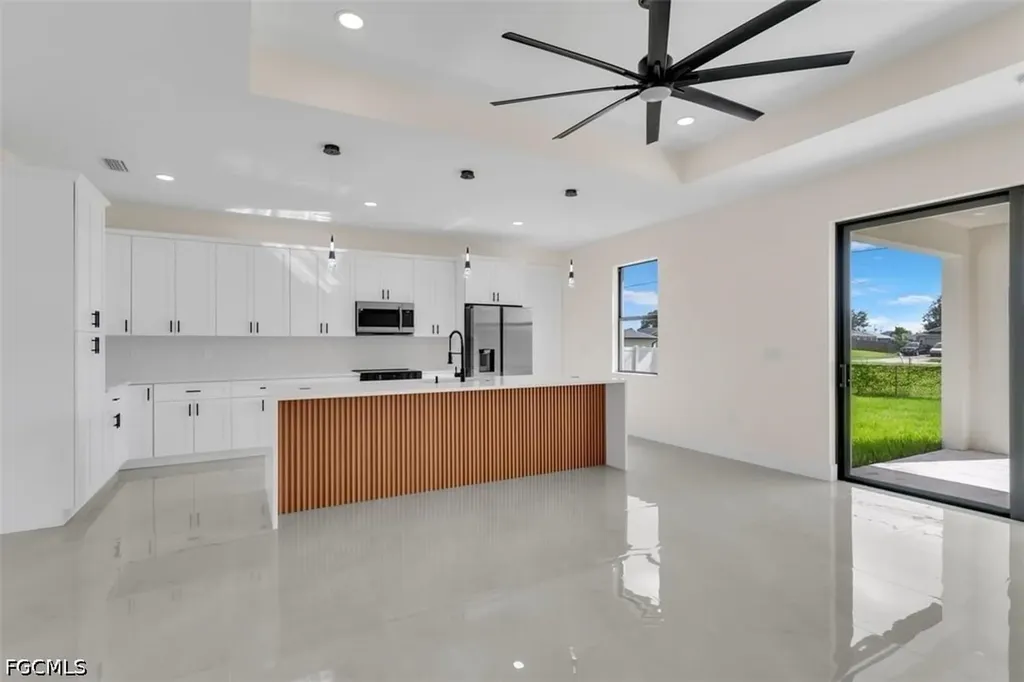 474 NE 2nd Place Cape Coral FL 33909