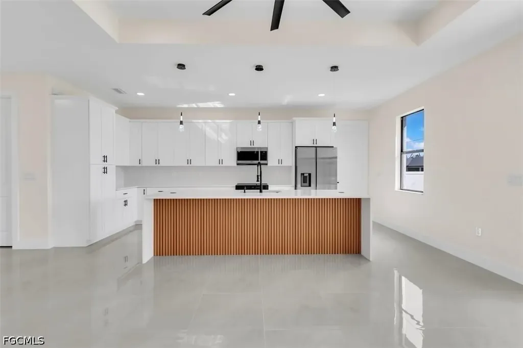 474 NE 2nd Place Cape Coral FL 33909