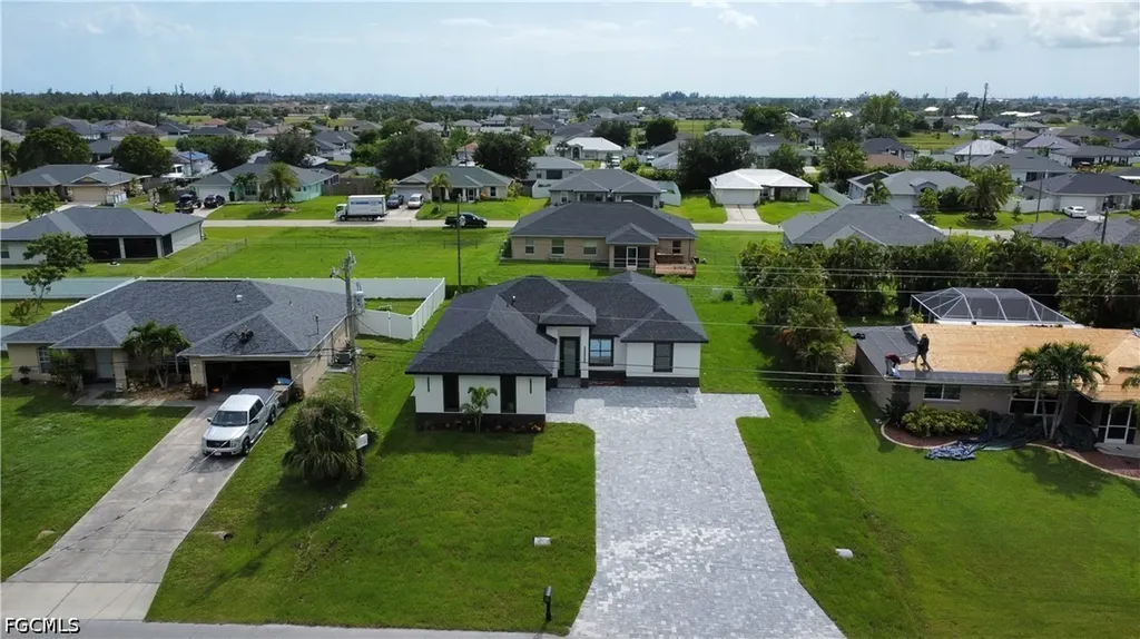 474 NE 2nd Place Cape Coral FL 33909