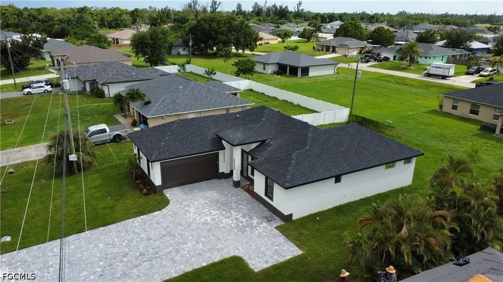 474 NE 2nd Place Cape Coral FL 33909