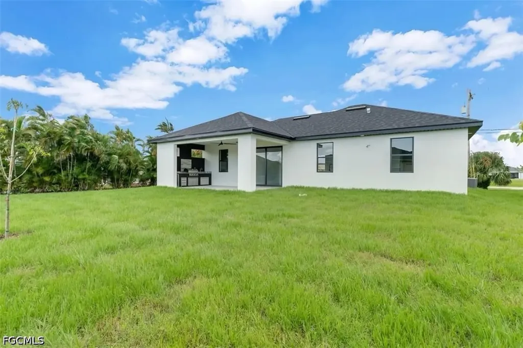 474 NE 2nd Place Cape Coral FL 33909