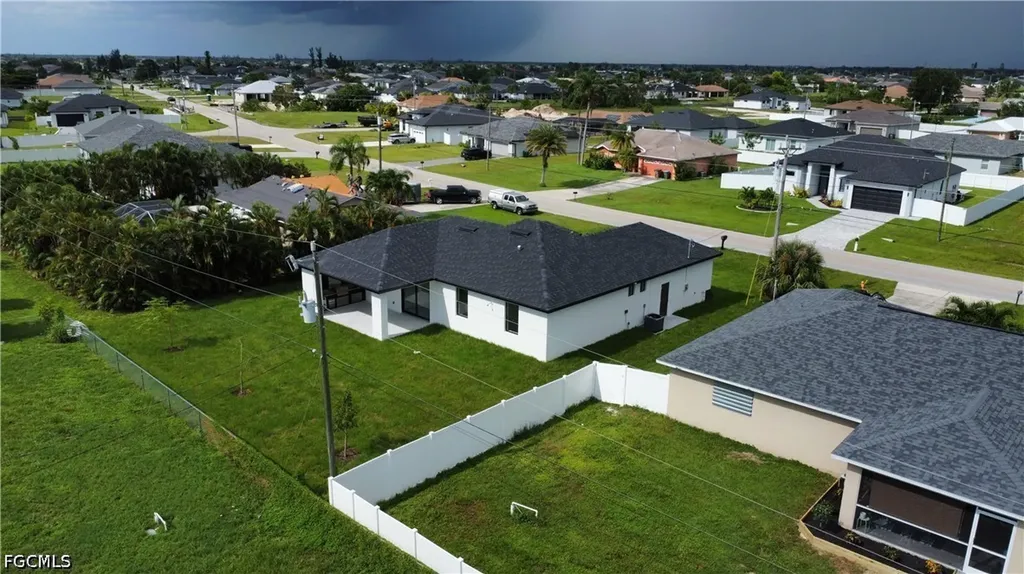 474 NE 2nd Place Cape Coral FL 33909