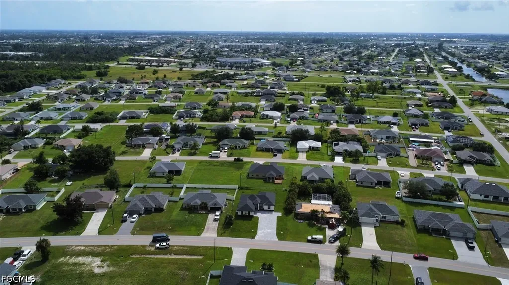 474 NE 2nd Place Cape Coral FL 33909