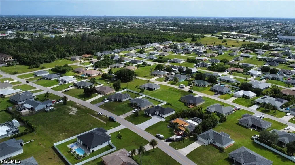 474 NE 2nd Place Cape Coral FL 33909