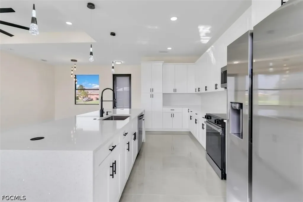 474 NE 2nd Place Cape Coral FL 33909