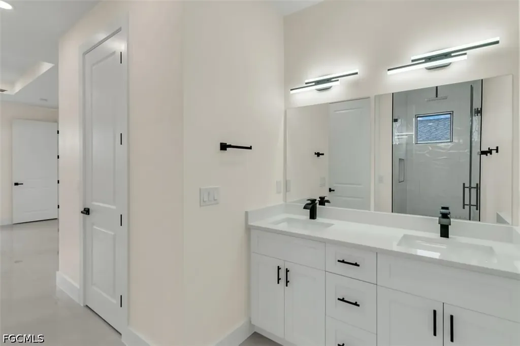 474 NE 2nd Place Cape Coral FL 33909
