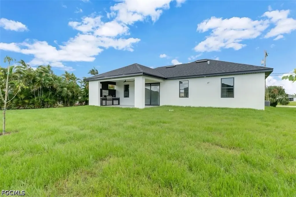 474 NE 2nd Place Cape Coral FL 33909