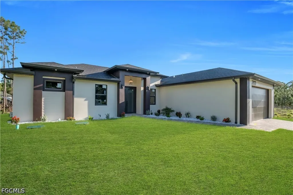 2813 40th Street W Lehigh Acres FL 33971