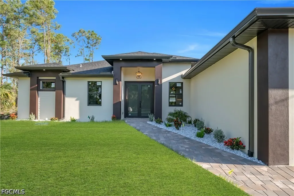 2813 40th Street W Lehigh Acres FL 33971
