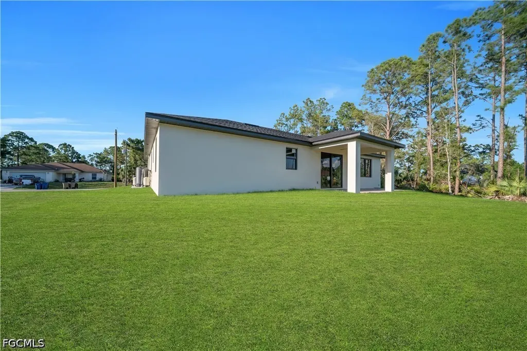 2813 40th Street W Lehigh Acres FL 33971