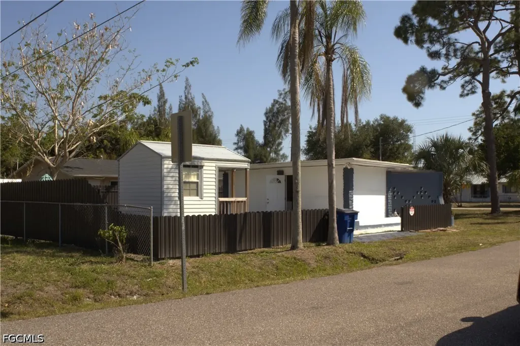 1338 Old Bridge Road North Fort Myers FL 33917