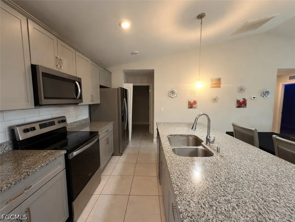 2207 NW 21st Avenue Cape Coral FL 33993