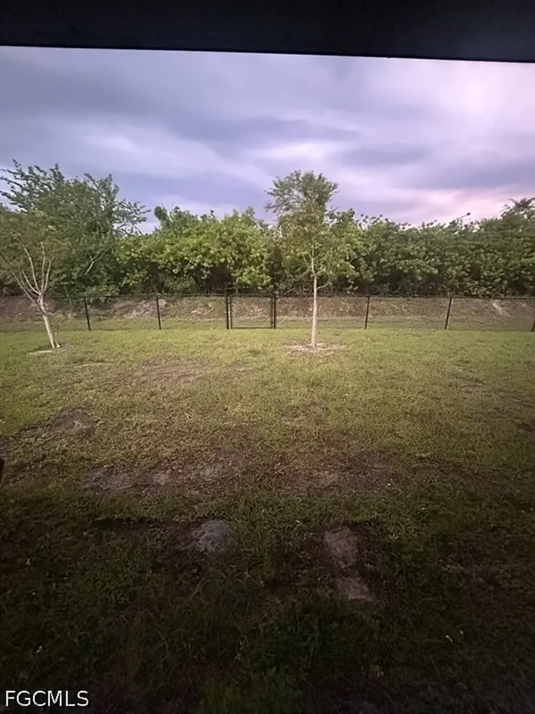 2812 NW 25th Street Cape Coral FL 33993
