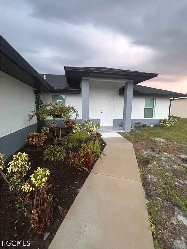 2812 NW 25th Street Cape Coral FL 33993