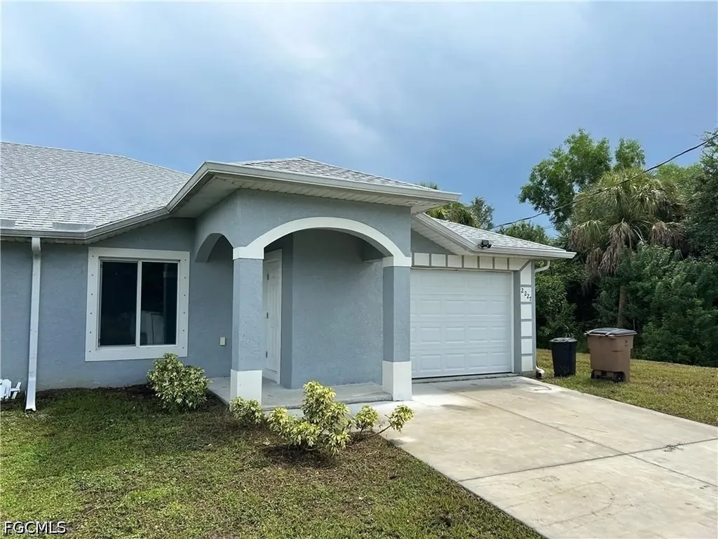 2225/2227 Snead Drive Lehigh Acres FL 33973