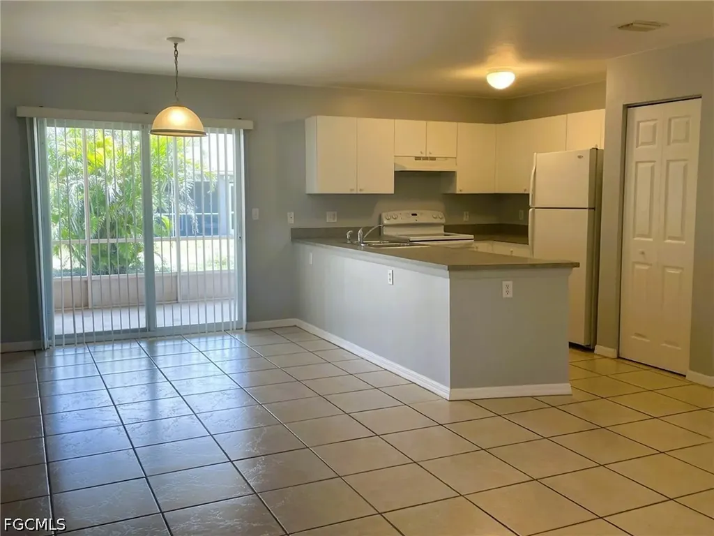 618 SE 9th Street Cape Coral FL 33990