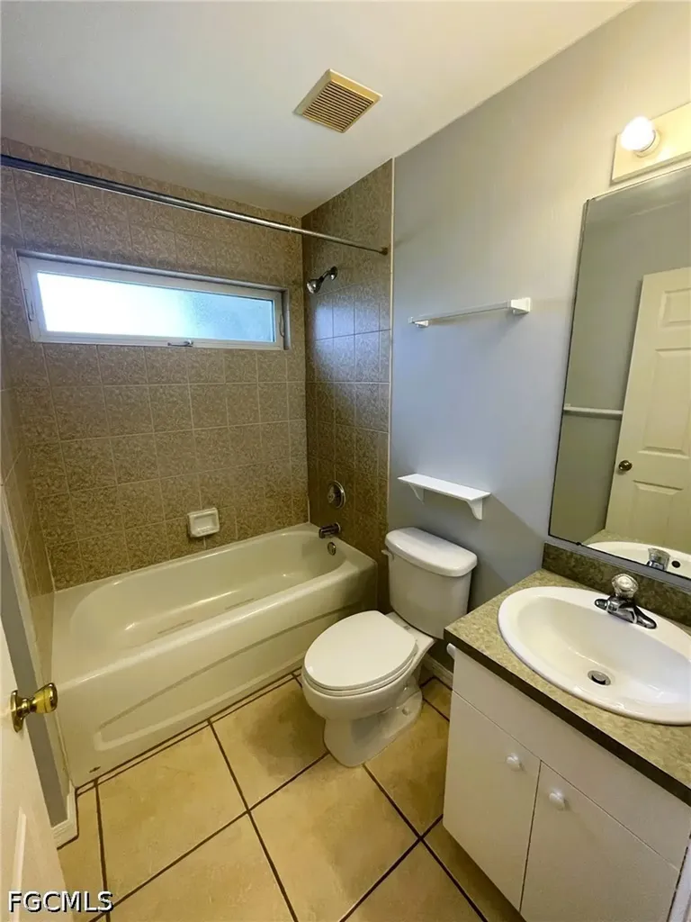 618 SE 9th Street Cape Coral FL 33990