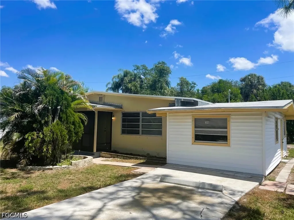 1916 Flamingo Drive North Fort Myers FL 33917