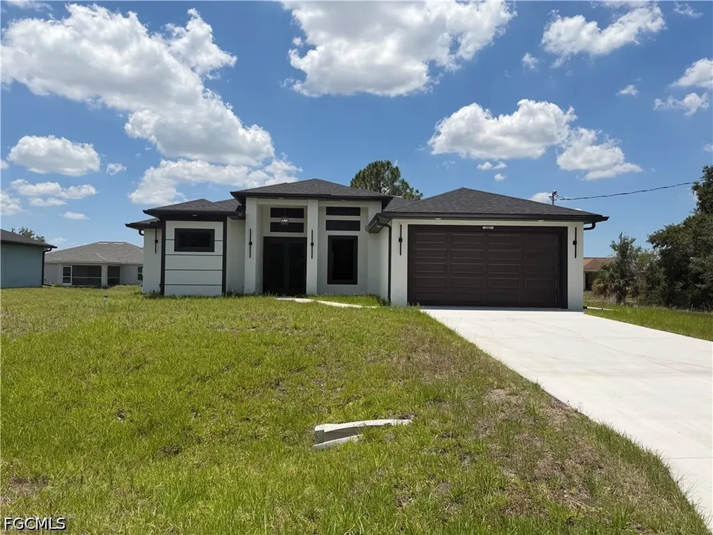 2007 Venice Avenue N Lehigh Acres FL 33971