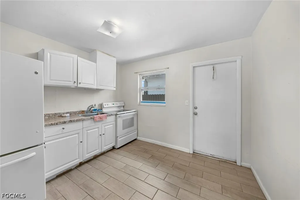 322 Louise Avenue Fort Myers FL 33916