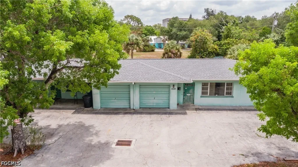 2243/2245 Altamont Avenue Fort Myers FL 33901