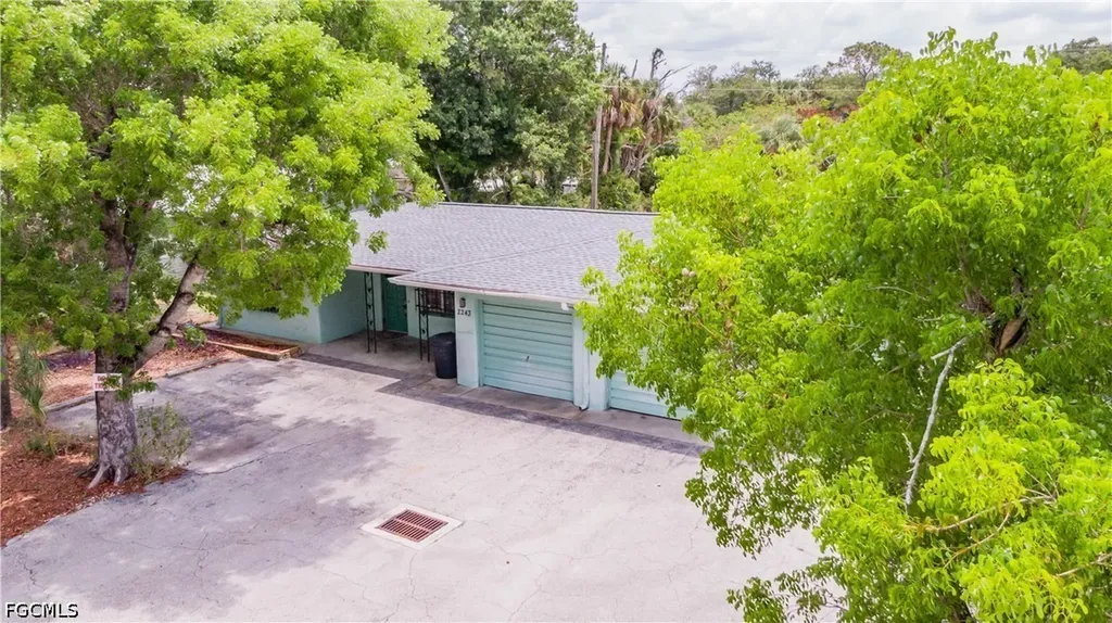 2243/2245 Altamont Avenue Fort Myers FL 33901