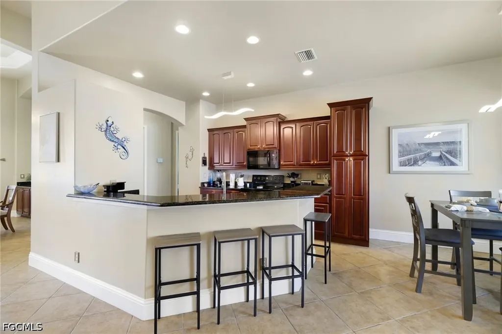 3237 Yucatan Parkway Cape Coral FL 33993
