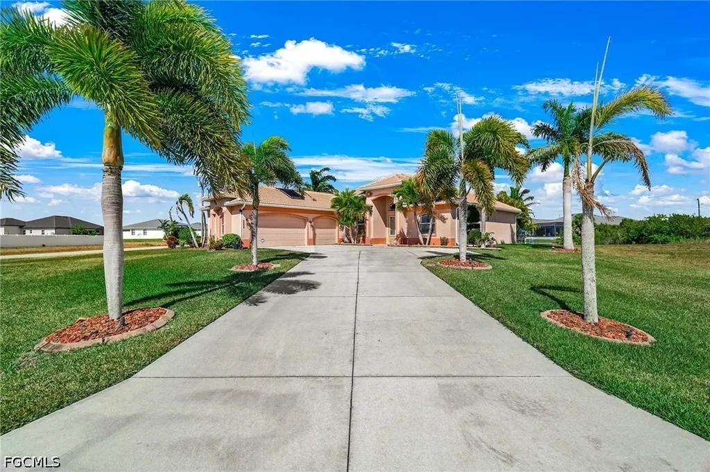3237 Yucatan Parkway Cape Coral FL 33993