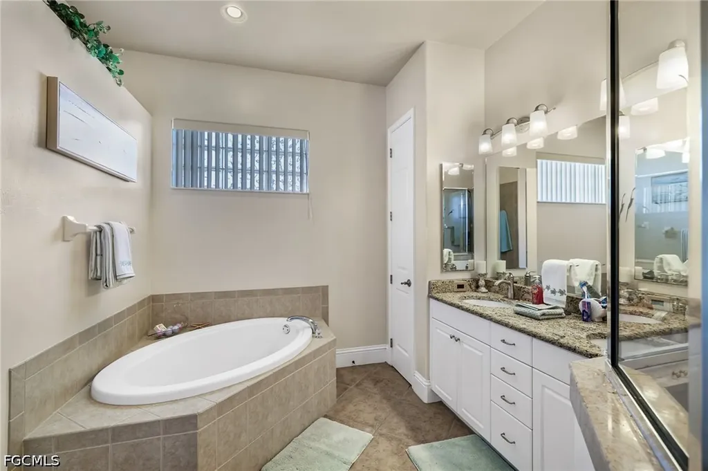 3237 Yucatan Parkway Cape Coral FL 33993