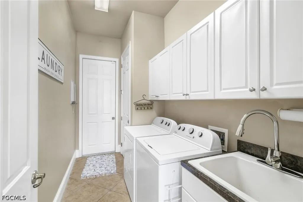 3237 Yucatan Parkway Cape Coral FL 33993