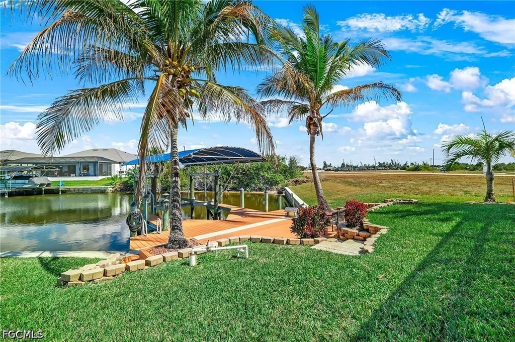 3237 Yucatan Parkway Cape Coral FL 33993