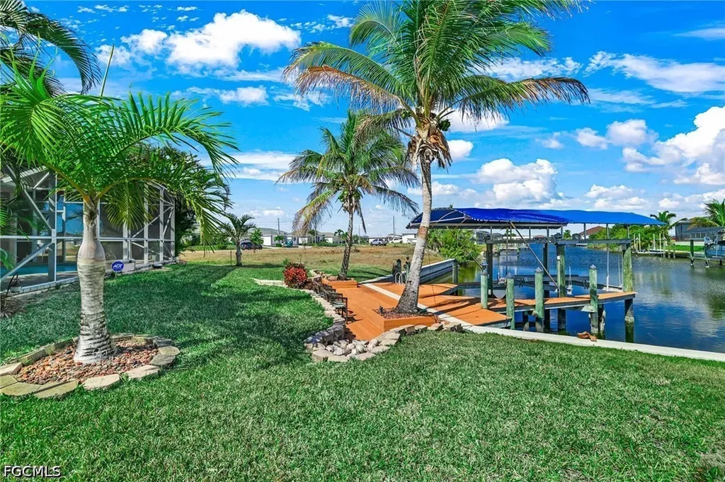 3237 Yucatan Parkway Cape Coral FL 33993