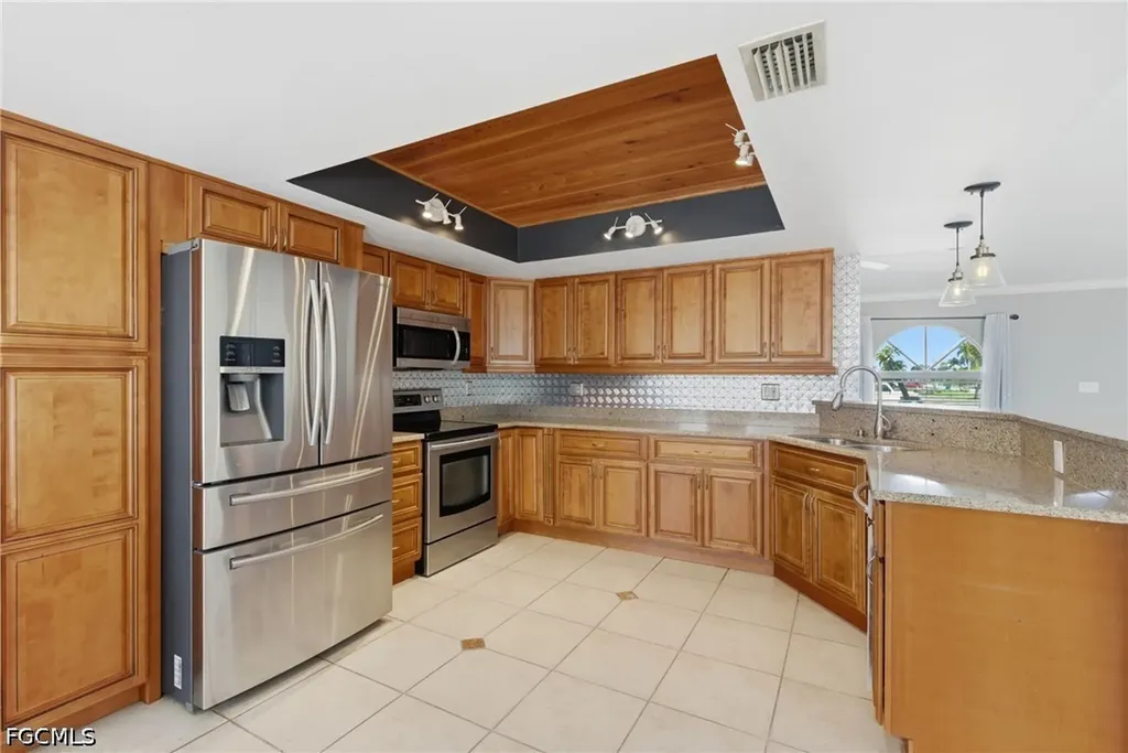 3803 Pelican Boulevard Cape Coral FL 33914