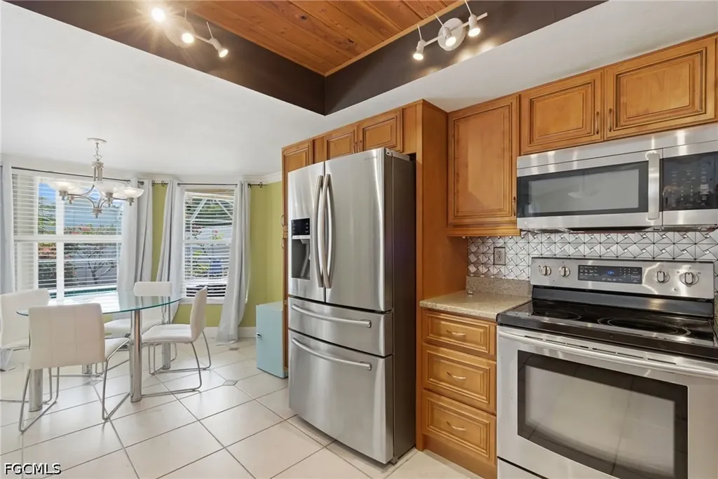 3803 Pelican Boulevard Cape Coral FL 33914