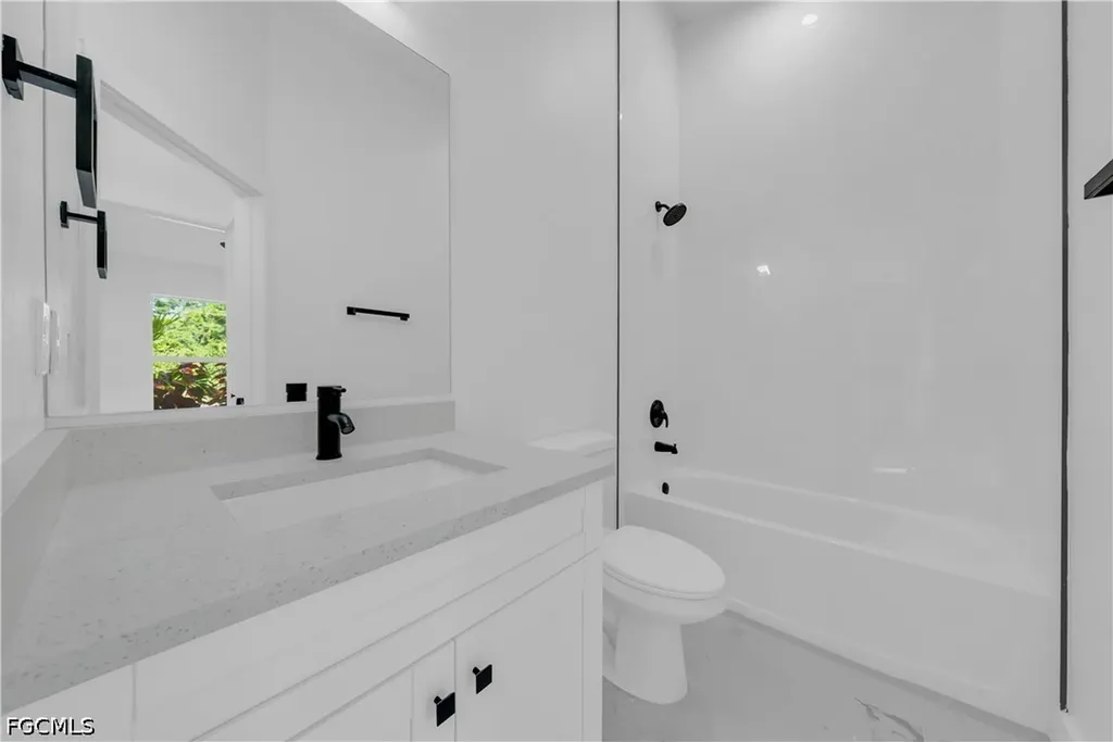 4675-4677 Golfview Boulevard Lehigh Acres FL 33973