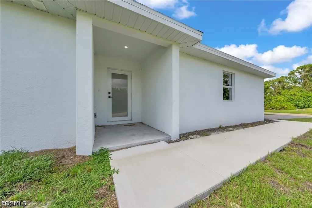 4675-4677 Golfview Boulevard Lehigh Acres FL 33973