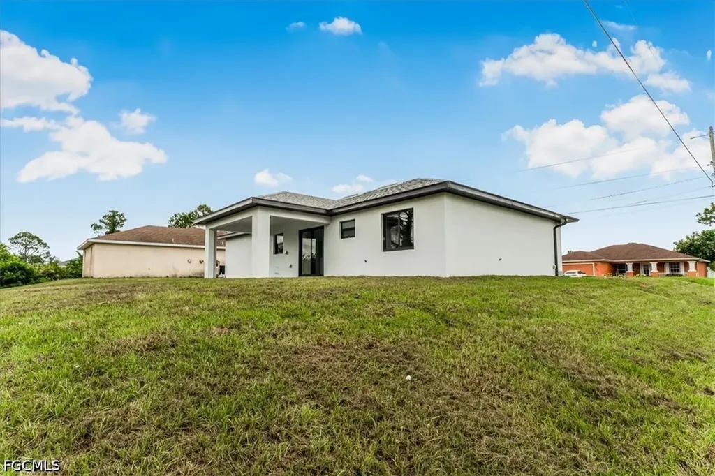3914 14th Street SW Lehigh Acres FL 33976